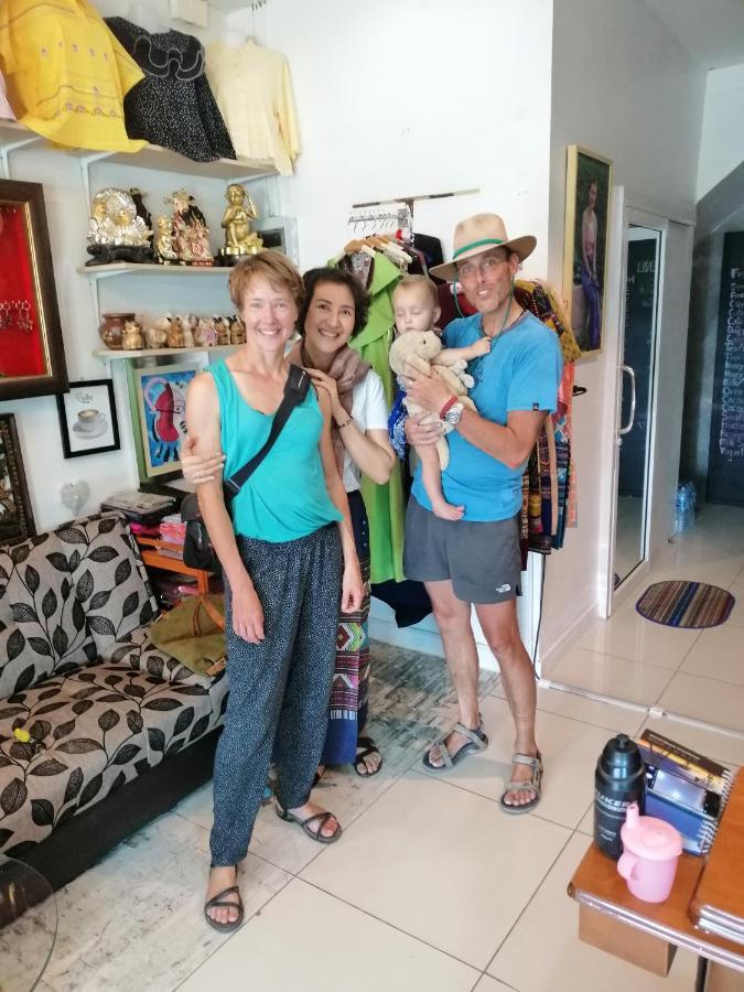 Aekkalukthai Hostel Rayong Esterno foto