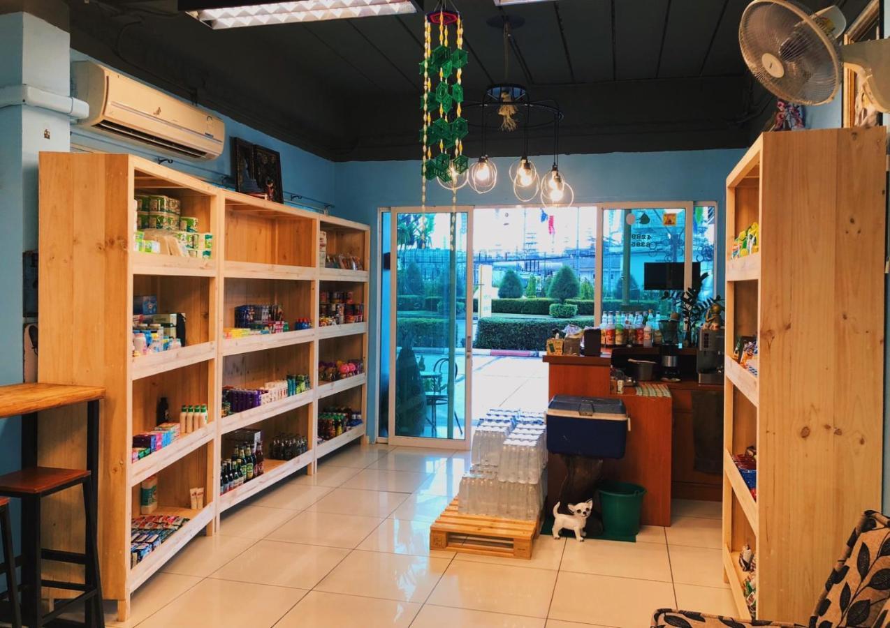 Aekkalukthai Hostel Rayong Esterno foto