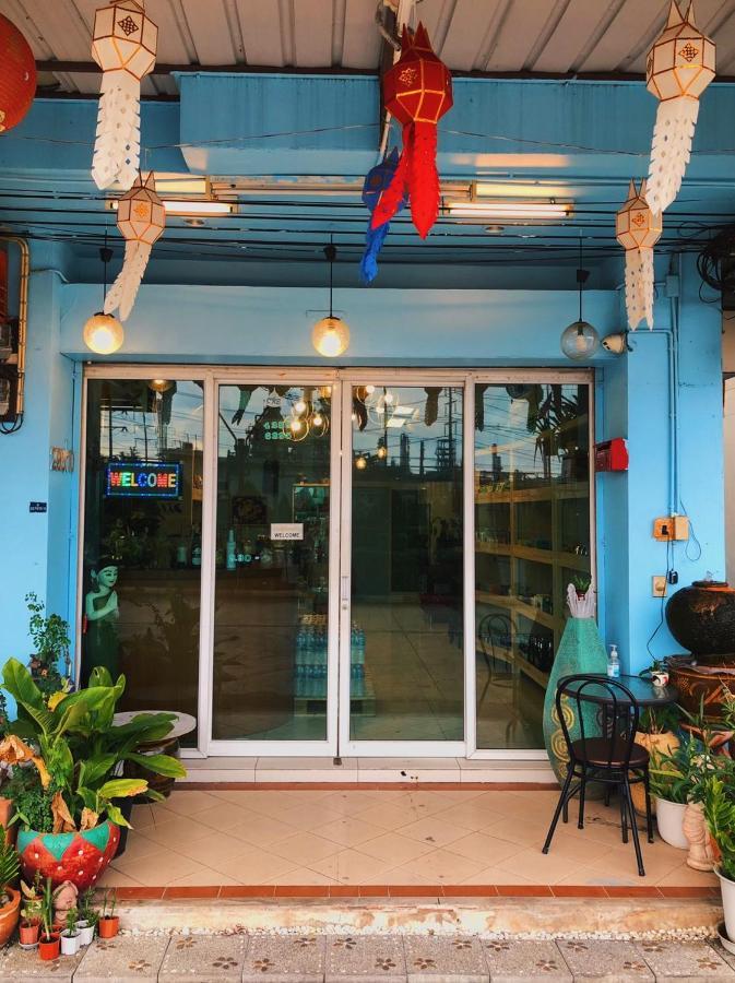 Aekkalukthai Hostel Rayong Esterno foto