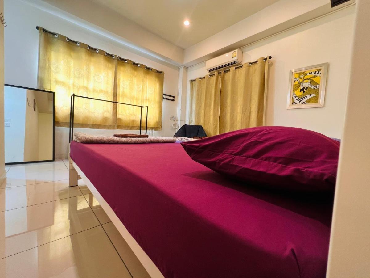 Aekkalukthai Hostel Rayong Esterno foto