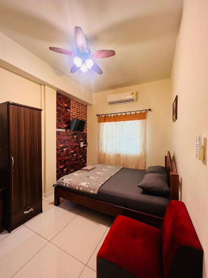 Aekkalukthai Hostel Rayong Esterno foto