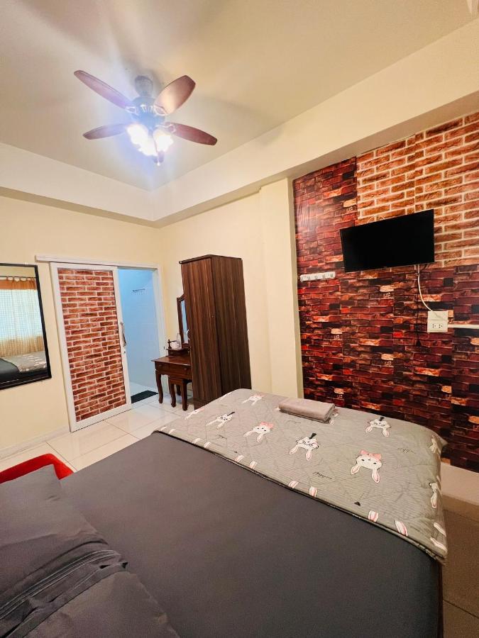 Aekkalukthai Hostel Rayong Esterno foto