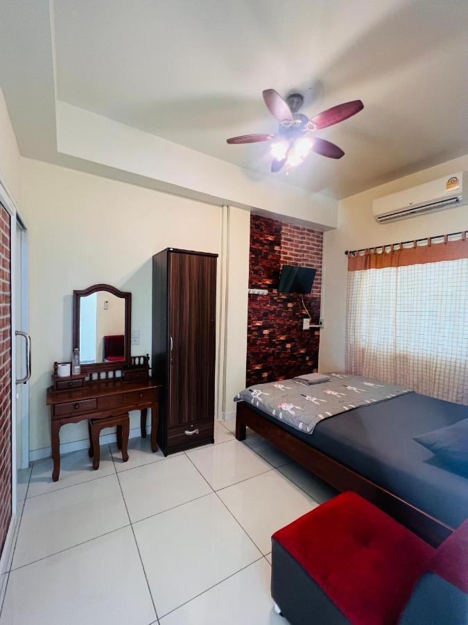 Aekkalukthai Hostel Rayong Esterno foto